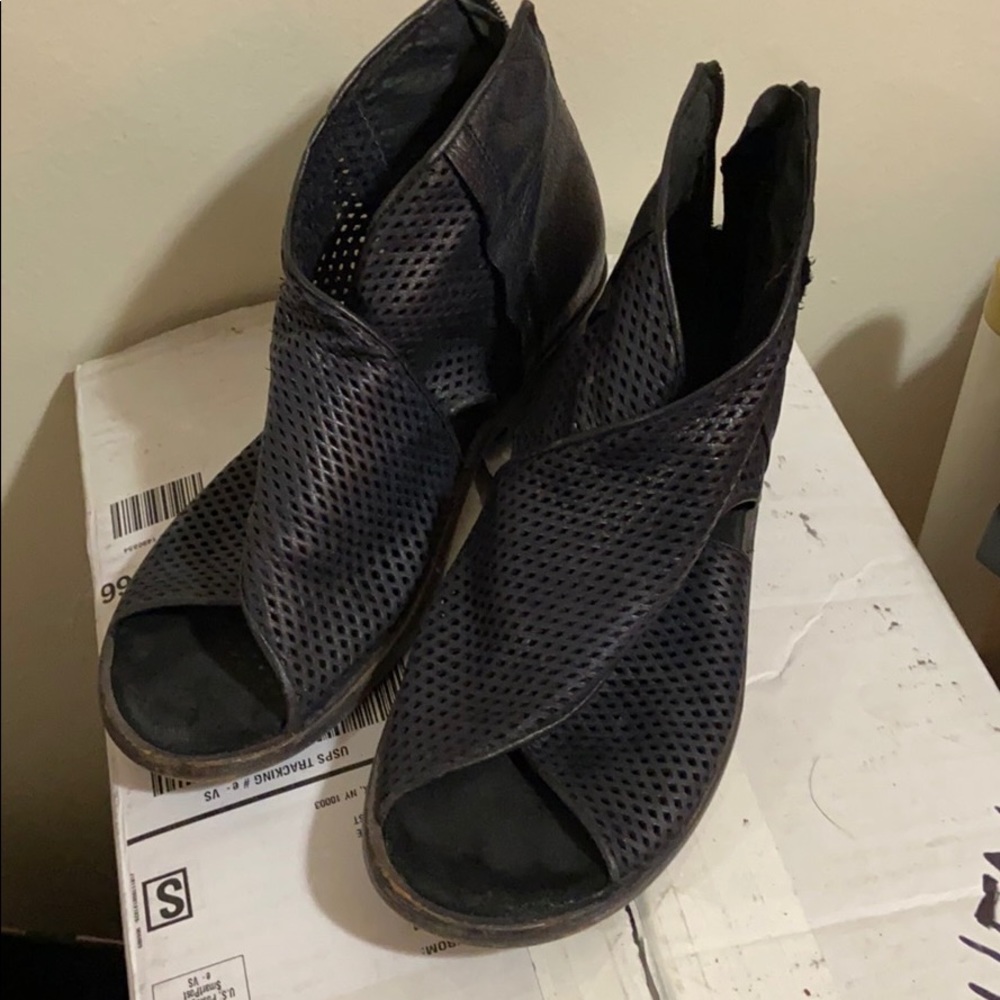 Black gladiator inspired sandal-SOLD